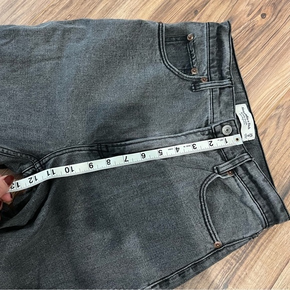 Abercrombie & Fitch Curve Love Ultra High Rise Ankle Straight Jean - Picture 10 of 13